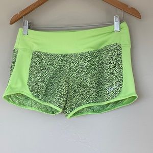 Nike short size S